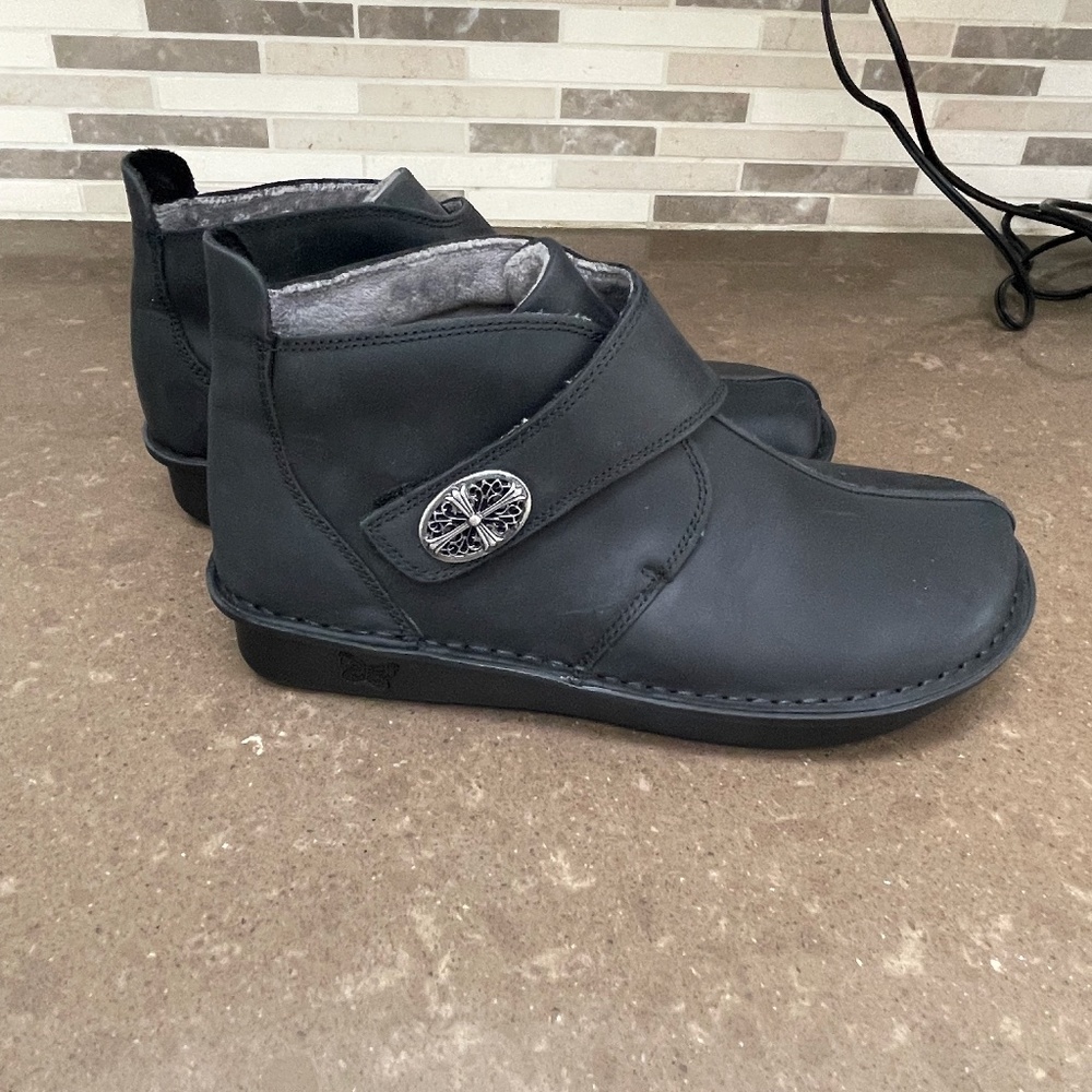 Alegria Black Caiti Ankle Boots Plush Lined Silver Detail Comfort 41 10.5-11